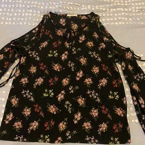 Floral long sleeve shirt size L 🌸10for10$🌸